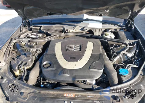 2007 Mercedes-Benz S 550 z USA, uszkodzony, nr VIN WDDNG71X07A116279